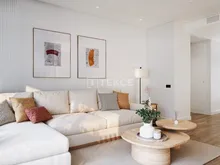 马拉加大学城明亮带泳池住宅