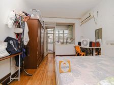 店长 十一村一楼带院子南北小两房 小区花园位置