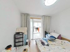 电梯大四房,四开间朝南,老房东委托,高层景观,采光好,诚心卖