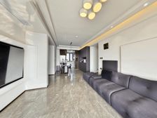 次新小区,独门独户的四开间朝南户型,视野采光好