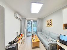 精装南北通两房 拎包入住 小区大门口位置 出门公交站