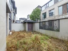 新出太湖院子 联排别墅 毛坯 特价急卖 随时看房