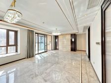 龙湖天琅府 中庭位置小区绿树成荫 花鸟迷人有钥匙