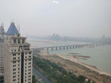 急售 历史低价 上车阿尔法70年产权 读南大双學區 一线江景