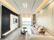 正对樱花水系与垂柳轻拂的内湖,全套家电,婚房装修 位