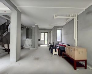 绿地东方公馆4室2厅2卫南朝向520.0万元/套出售