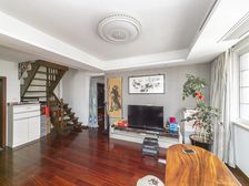 新四合院 4室2厅 精装修电梯房顶复 带露台 诚心出售随时看