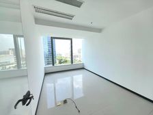 近 精装修 可配家具 户型方正 双面采光