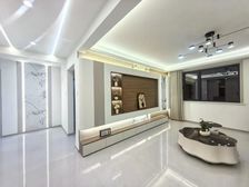 急售!出门新保师九年制 精装小三室首付5万 随时看房