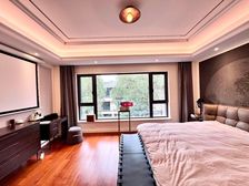 小区新式独栋别墅花园,少见,豪装装修,保养新,价格可谈