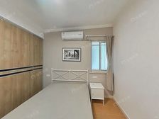 徐家汇商圈,徐家汇公园出门到,交通便利,看房随时,3房出售