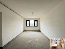 真上下二层,送露台与国展中心一路之隔,到500