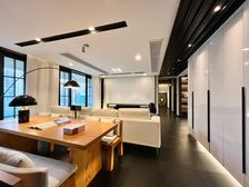 全屋轻奢精装 智能家居 带超大阳台 随时看房 诚心出售