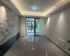 刚交房半个月的次新小区 精装 户型正气 环境优美
