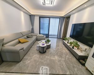 保利天悦三期3室2厅2卫南朝向340.0万元/套出售
