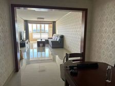 城中电梯 104平 两居室 双位格局