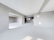 面对公园 房东诚心卖 全新毛坯 四开间朝南