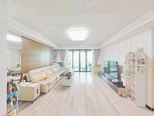 二次精装,全屋地暖中空,拎包入住,有租赁车位,仁恒河滨花园