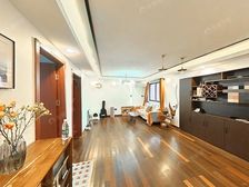 商品房小区,一梯两户全明户型,北面临河,南面看小区景观花园