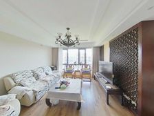 诚售出国 富嘉花园 顶楼装修好拎包住 有产权车位品质小区