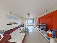 东直门外!芳馨园南向大四居室!芳馨园稀有户型,仅有一套在售