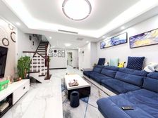 抄底啦!实际130平!电梯复式!买壹层送壹层!带车位!送露台