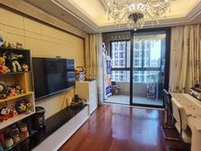 其实房子不算太好 但你肯定会很满意 这装修 这采光还有这价格