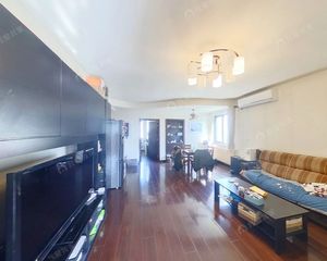 西坝河北里 1995年 3居 客厅朝东带窗户 满五年一套