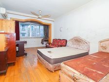 14/15号线铜川路地铁口,朝南一房一厅,边套全明,采光好