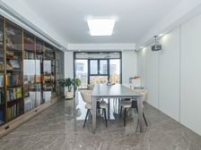 中环旁地铁口2010年电梯高层,精装修三房两卫,视野好采光好