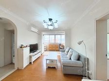 新上地鉄口精装修全明一房一厅,前后采光无遮挡。