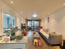 三开间朝南,送产权车位,超大落地窗,拎包入住,看房方便