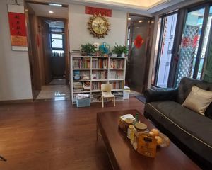 万象华府二期3室2厅1卫南朝向335.0万元/套出售