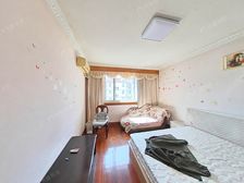 徐汇兴荣苑南向三房 满五简装顶层住宅 450万