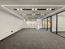 解放碑CBD步行街 世贸中心精装办公室出售 地铁口