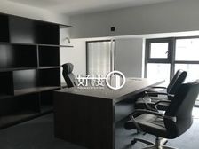 绿地保税中心 精装修166平 带家具 拎包入住