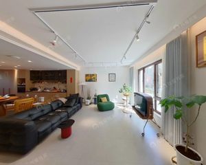 凯德下叠 地上2层 地下2层 双车位 电梯入户 业主自住装修