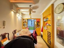 虹梅新苑闹中取静的繁华地段,二室二厅坐北朝南住家装修满5年出