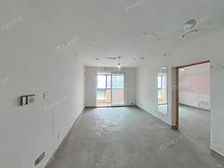 地//铁口大两房,离大门口较近,出行方便