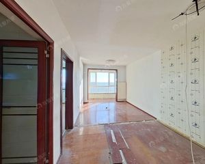 新上,全南向两居室,视野采光非常棒 ,户型好位置好
