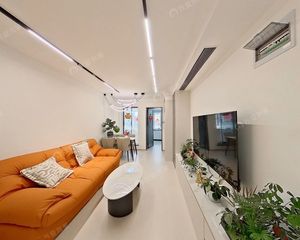 芍药居5号院,南北通透,豪华装修,拎包入住
