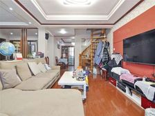 嘉定迎园路南北通透顶楼复式 精装5房275万