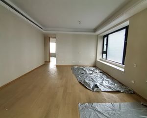 雅戈尔新湖景花苑3室2厅2卫南朝向370.0万元/套出售