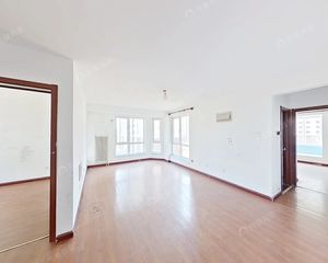 满两年的商品房 全明格局两居