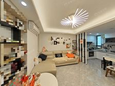 新上精装修三房,一梯两户全明户型,位置好,适存!