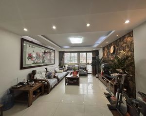 鸿泽园小区3室2厅精装修