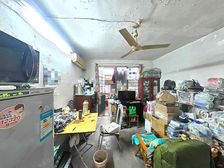 新挂牌:小区底楼层1室1厅有院子位置好业主诚意出售得高