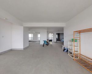 户型好、精装修、河景房、诚心出售