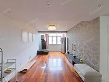 绿家园新出两房,中间位置,南北通透,间距大 采光视野好