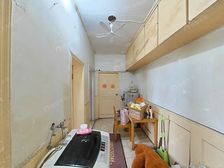 有电梯,双南边套全明户型,看房方便,价,格可谈,看房基本随时